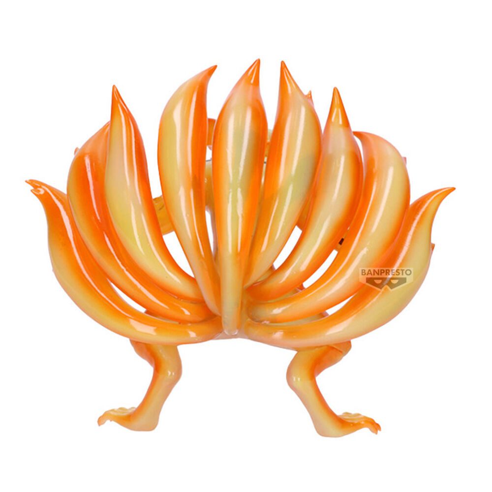 Anime-Figur von Kurama in Chakra-Mode mit neun flammenden Schwänzen und dynamischer Pose.
