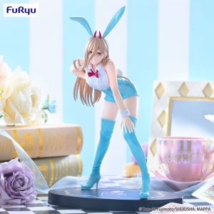 Figur von Power im hellblauen Bunny-Outfit mit langen Stiefeln, Hasenohren und markanten Hörnern.