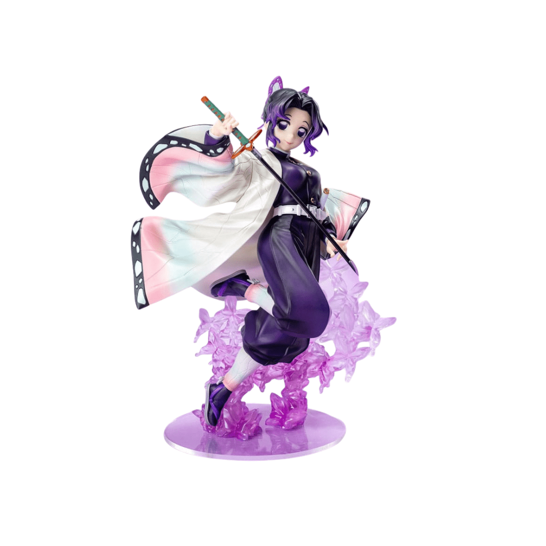 Dynamische Sammelfigur von Kochō Shinobu aus Demon Slayer in schwebender Pose über violetten Schmetterlingen mit ausgebreitetem Schmetterlings-Haori.