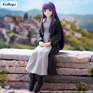 Sitzende Sammelfigur von Fern mit langem violettem Haar in einem hellgrauen Kleid und schwarzem Mantel, konzipiert als Noodle Stopper.