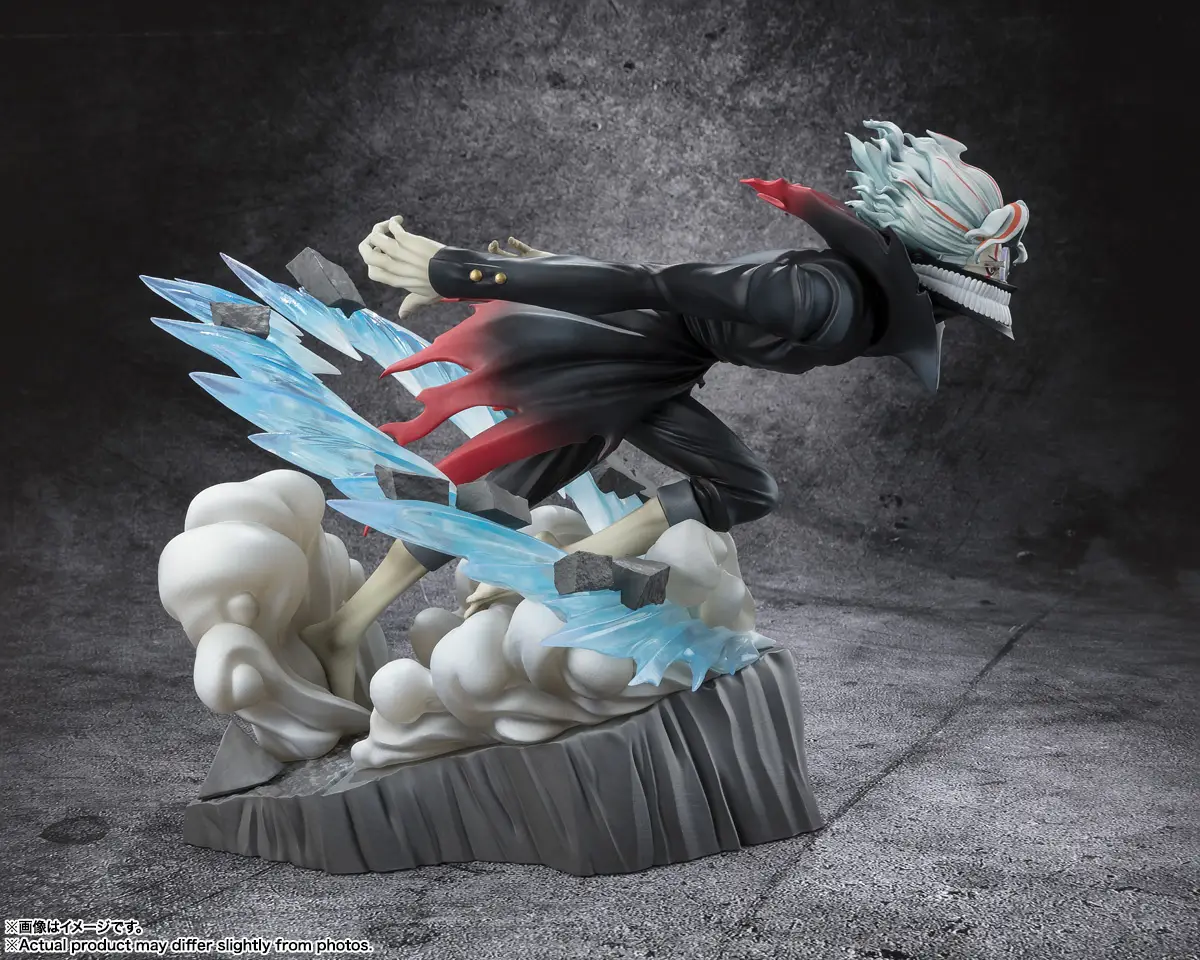FiguartsZERO-Statue von Okarun in transformierter Form mit spektakulären transparenten Wind-Effekten und Fels-Base.