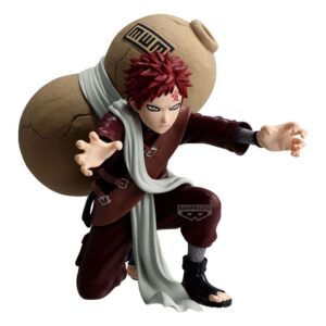 Sammelfigur von Gaara aus Naruto Shippuden in geduckter Kampfpose mit ausgebreiteten Händen und großem Sandkürbis auf dem Rücken.