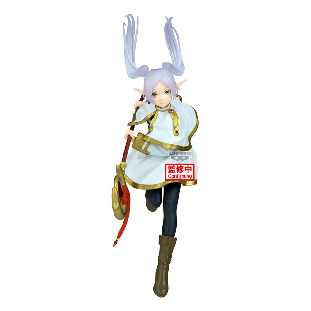 Banpresto Maximatic Figur von Frieren aus Frieren im weiß-goldenen Gewand laufend mit Zauberstab.
