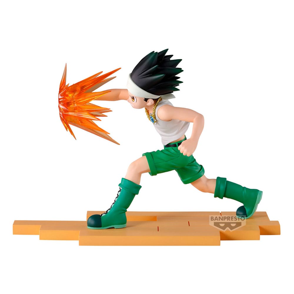 Banpresto Figur von Gon Freecss aus Hunter x Hunter beim Ausführen der Jajanken-Attacke mit orangefarbenem Aura-Effekt auf Holzbasis.