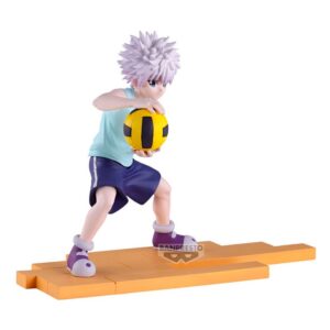 Banpresto Figur von Killua Zoldyck aus Hunter x Hunter im hellblauen Tanktop einen Ball haltend auf Holzbasis.
