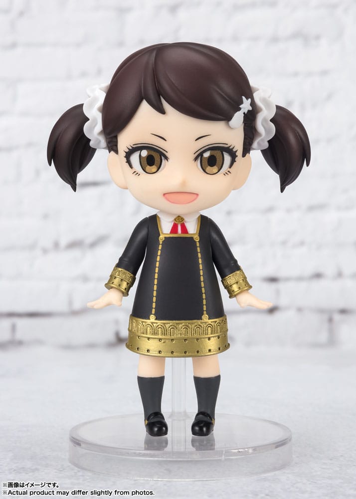 Bandai Spirits Figuarts mini Figur von Becky Blackbell aus SPY x FAMILY in der Schuluniform der Eden-Akademie.