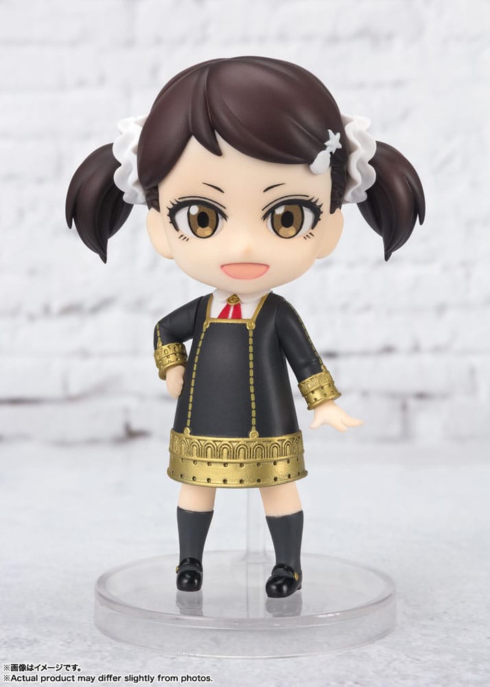 Bandai Spirits Figuarts mini Figur von Becky Blackbell aus SPY x FAMILY in der Schuluniform der Eden-Akademie.