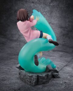 FiguartsZERO-Figur von Momo Ayase aus Dandadan mit riesiger transparent-grüner Aura-Hand und Fels-Base.