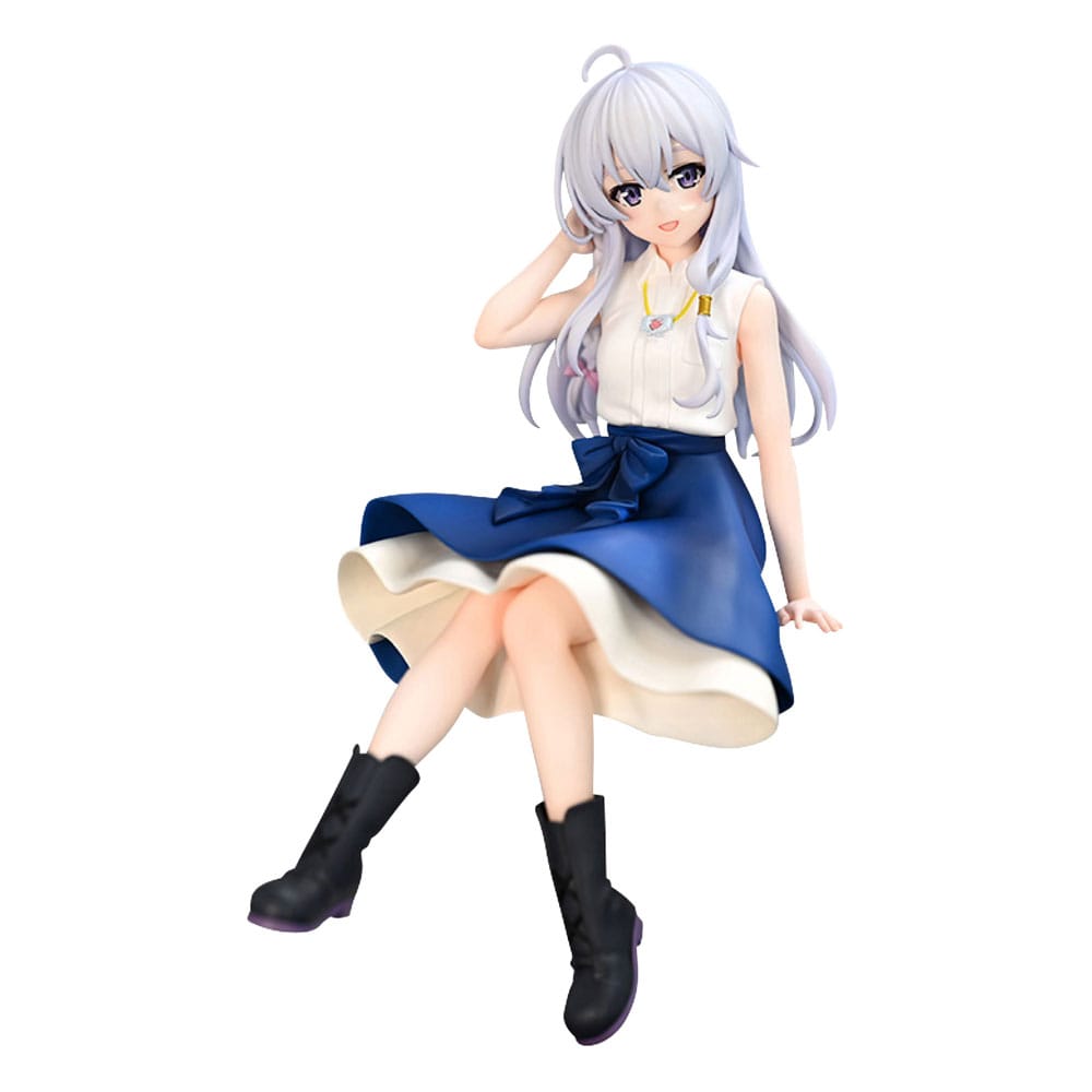 FuRyu Noodle Stopper Figur von Elaina aus Wandering Witch im blau-weißen Rock sitzend.