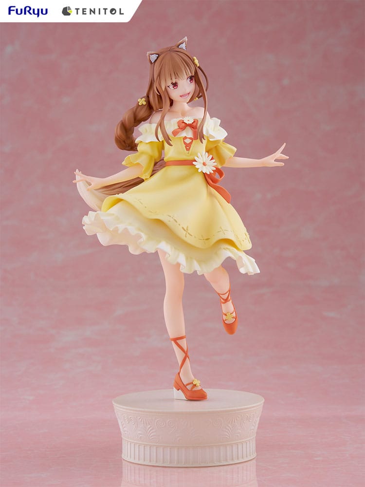 FuRyu Tenitol Figur von Holo aus Spice and Wolf im gelben Sommerkleid mit Blumen und Wolfsohren.