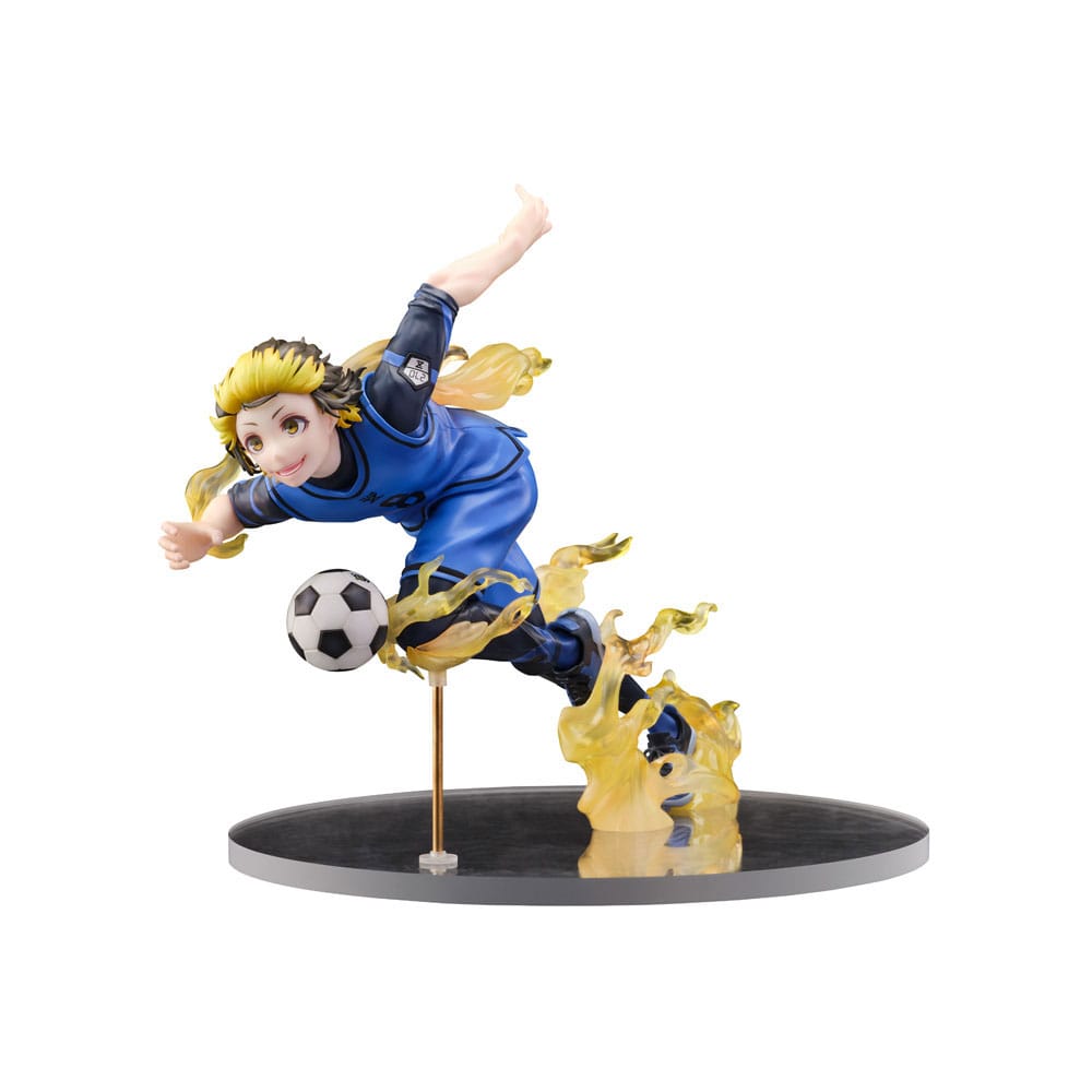 FuRyu Tenitol Figur von Meguru Bachira aus BLUELOCK beim Dribbeln mit gelben Effekten und Fußball.