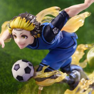 FuRyu Tenitol Figur von Meguru Bachira aus BLUELOCK beim Dribbeln mit gelben Effekten und Fußball.