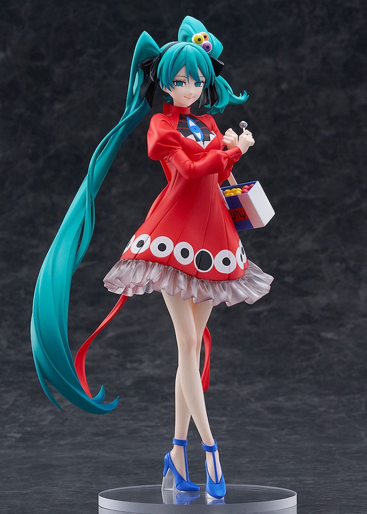 Good Smile Company Pop Up Parade L Figur von Hatsune Miku Psi Ver. im roten Kleid mit Augen-Muster und Süßigkeitenschachtel.