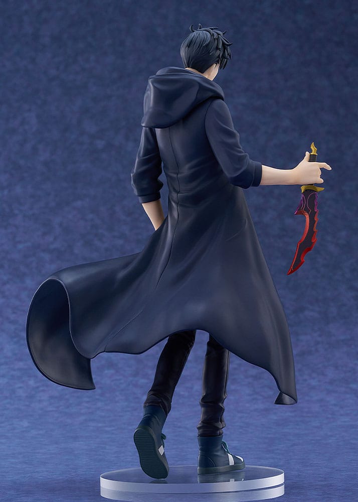 Good Smile Company Pop Up Parade L Figur von Sung Jinwoo aus Solo Leveling im dunklen Mantel mit Dolch.