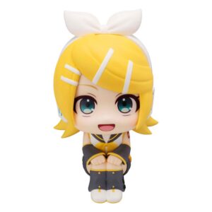 MegaHouse LookUp Chibi-Figur von Kagamine Rin im weiß-gelben Sailor-Outfit mit weißer Schleife nach oben blickend.