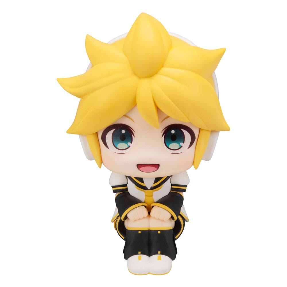 MegaHouse LookUp Chibi-Figur von Kagamine Len im weiß-gelben Sailor-Outfit nach oben blickend.