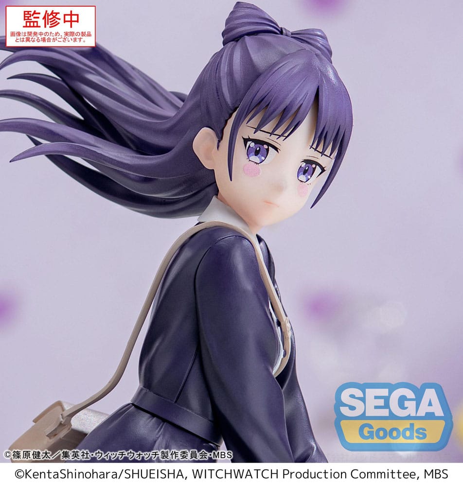 SEGA Luminasta Figur von Nemu Miyao aus WITCH WATCH reitend auf einem Besen mit blauer Spitze über einem gelben Stern.