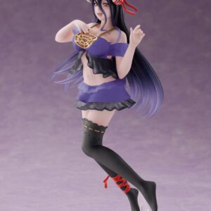 Taito Coreful Figur von Albedo aus Overlord im lila-schwarzen Nightwear-Outfit mit Strümpfen.