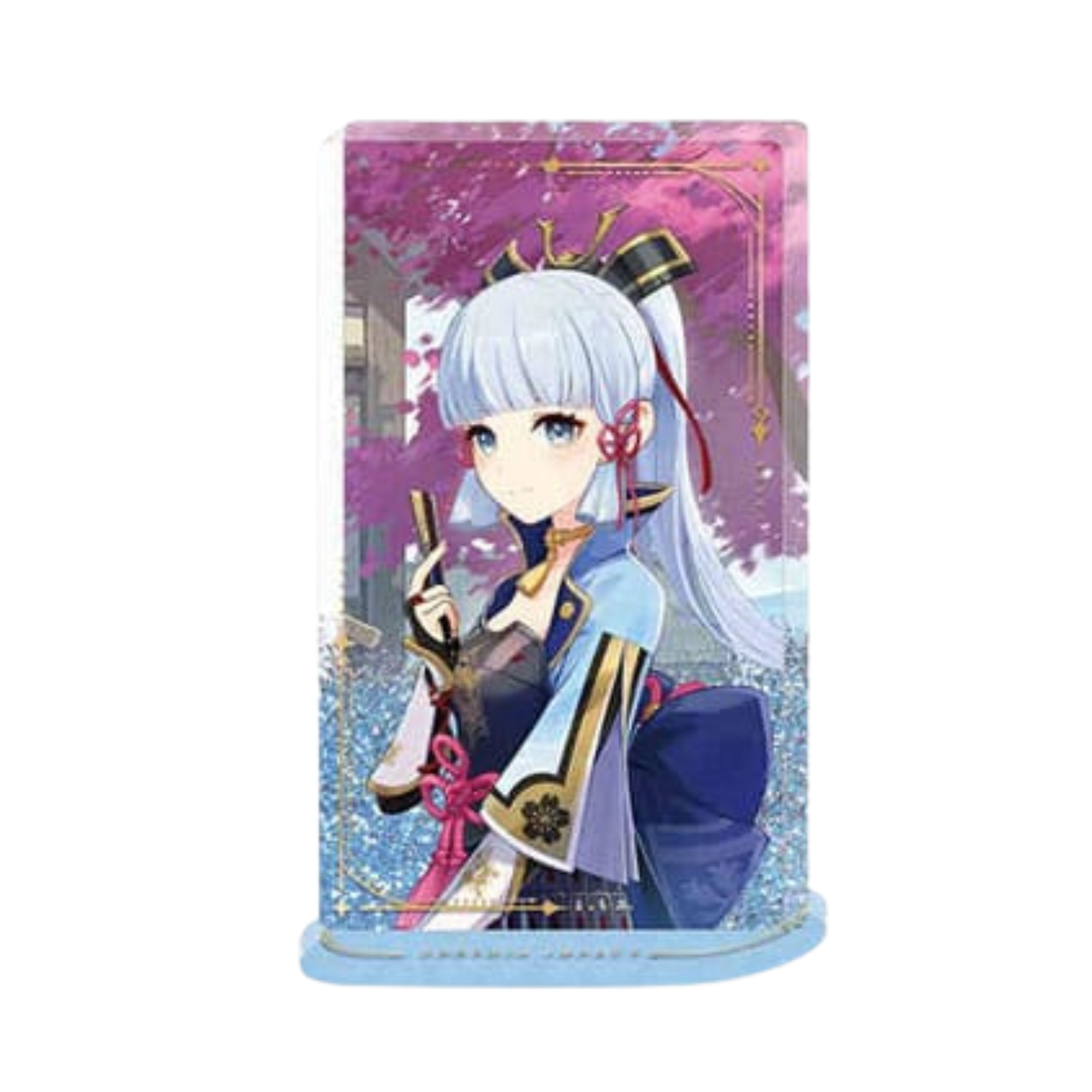 Genshin Impact Acryl-Ornament von Kamisato Ayaka vor Kirschblüten mit Glitzereffekt auf hellblauem Acrylsockel.
