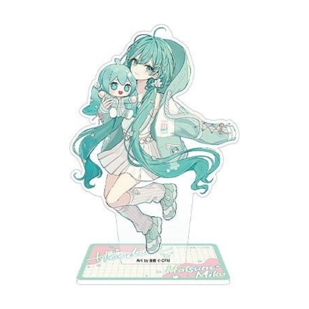 Good Smile Company Hatsune Miku Acrylaufsteller in Flower Version mit langer Jacke, Plüschfigur und bedrucktem Sockel.