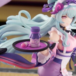 Genshin Impact Figur von Yumemizuki Mizuki in der Dreams Ver. im rosa-violetten Maid-Outfit mit Serviertablett auf violetter Standbasis.