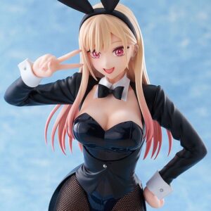 Aniplex My Dress-Up Darling Figur von Marin Kitagawa im schwarzen Bunny-Suit mit Netzstrumpfhosen und Hasenohren beim Peace-Zeichen.