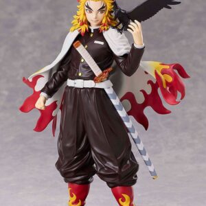 Aniplex Demon Slayer Figur von Kyojuro Rengoku mit Kasugai-Krähe auf der Schulter und Flammen-Umhang auf schwarzer Standbasis.