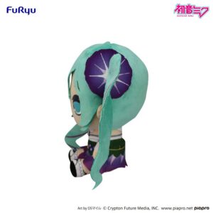 FuRyu Kyurumaru Plüschfigur von Hatsune Miku im blumigen Morning-Glory-Outfit mit violetten Blüten-Details.