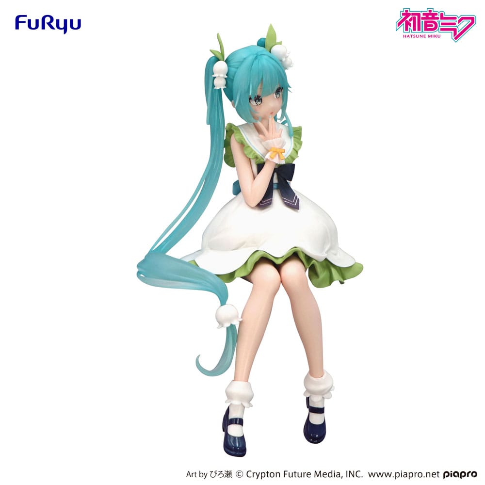 FuRyu Hatsune Miku Figur als Flower Fairy Lily of the Valley im weiß-grünen Kleid mit Maiglöckchen-Haarschmuck in sitzender Pose.