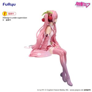 FuRyu Hatsune Miku Figur als Sakura Version 2026 in rosafarbenem Outfit mit Kirschen-Haarschmuck in sitzender Pose.