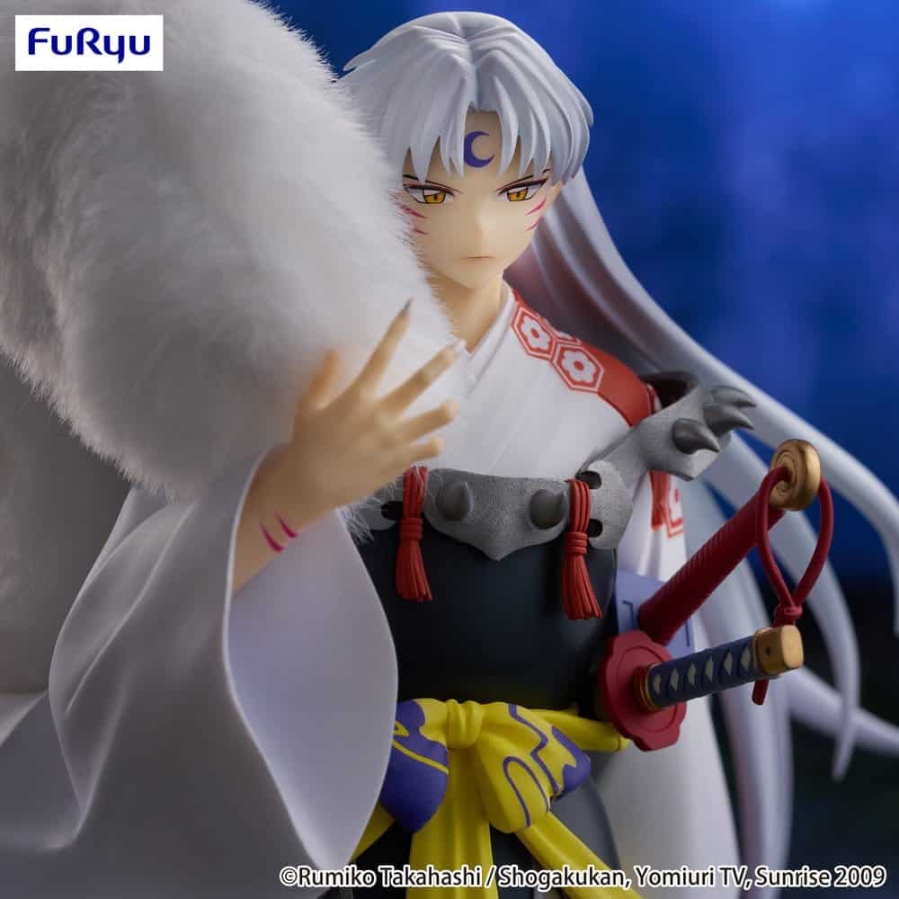 FuRyu InuYasha Trio-Try-iT Figur von Sesshomaru in weißem Kimono mit Pelzstola und Schwert.