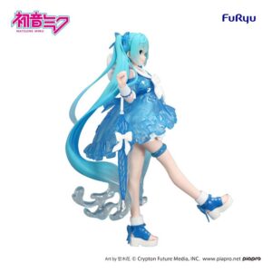 FuRyu Hatsune Miku Figur in Rainy Dance Version mit blauem Regenschirm und transparentem Kleid beim Tanzen.
