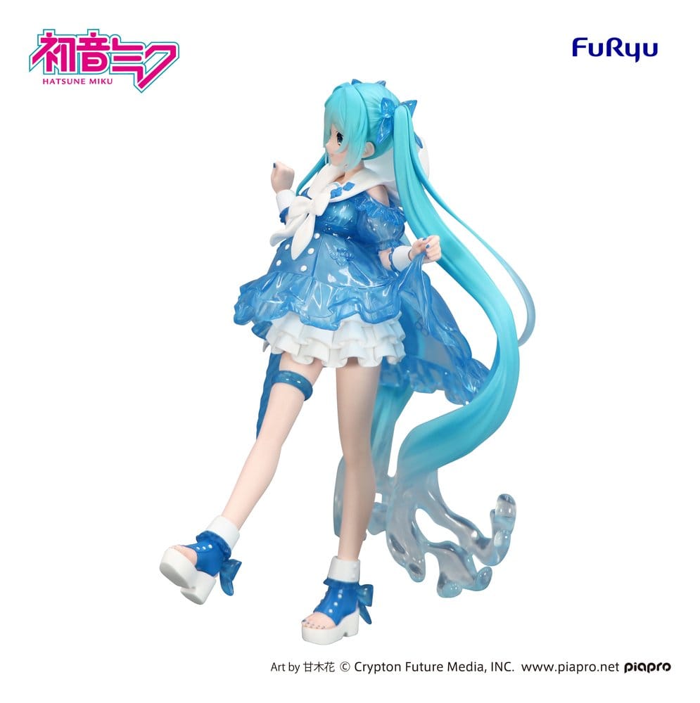 FuRyu Hatsune Miku Figur in Rainy Dance Version mit blauem Regenschirm und transparentem Kleid beim Tanzen.