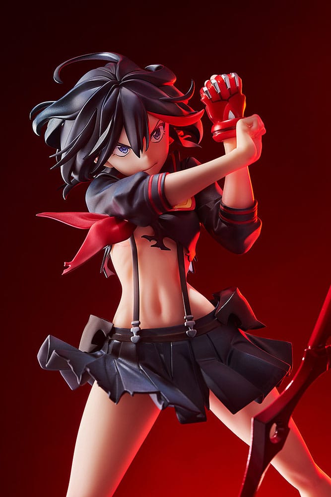 Good Smile Company Kill la Kill Figur von Ryuko Matoi in Transformation Version mit Scherenklinge und rissiger Diorama-Base.