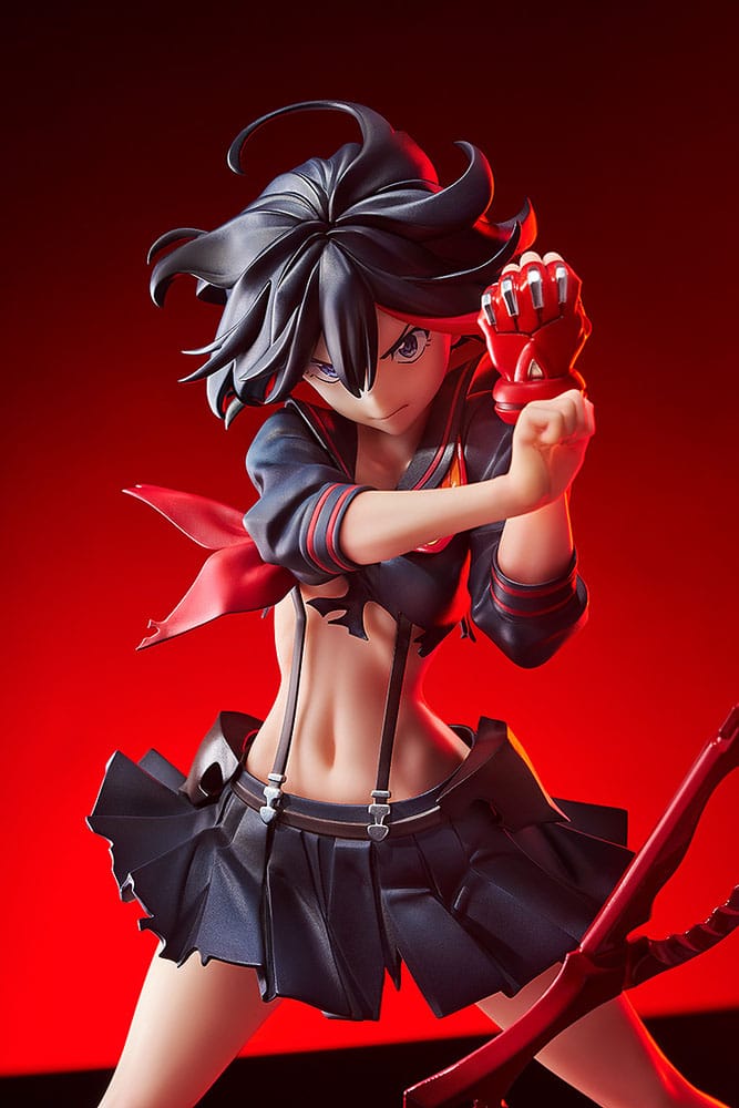 Good Smile Company Kill la Kill Figur von Ryuko Matoi in Transformation Version mit Scherenklinge und rissiger Diorama-Base.
