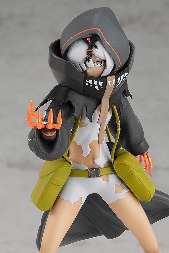 Good Smile Company Pop Up Parade Figur von Strength aus Black Rock Shooter Dawn Fall im schwarzen Kapuzenmantel mit orangen Akzenten.