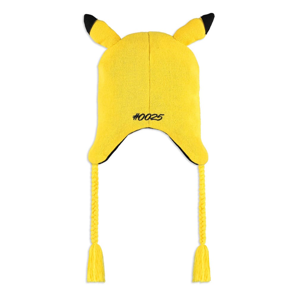 Gelbe Pokémon Skimütze im Pikachu-Design mit 3D-Ohren, roten Bäckchen und gelben Flechtkordeln mit Quasten.