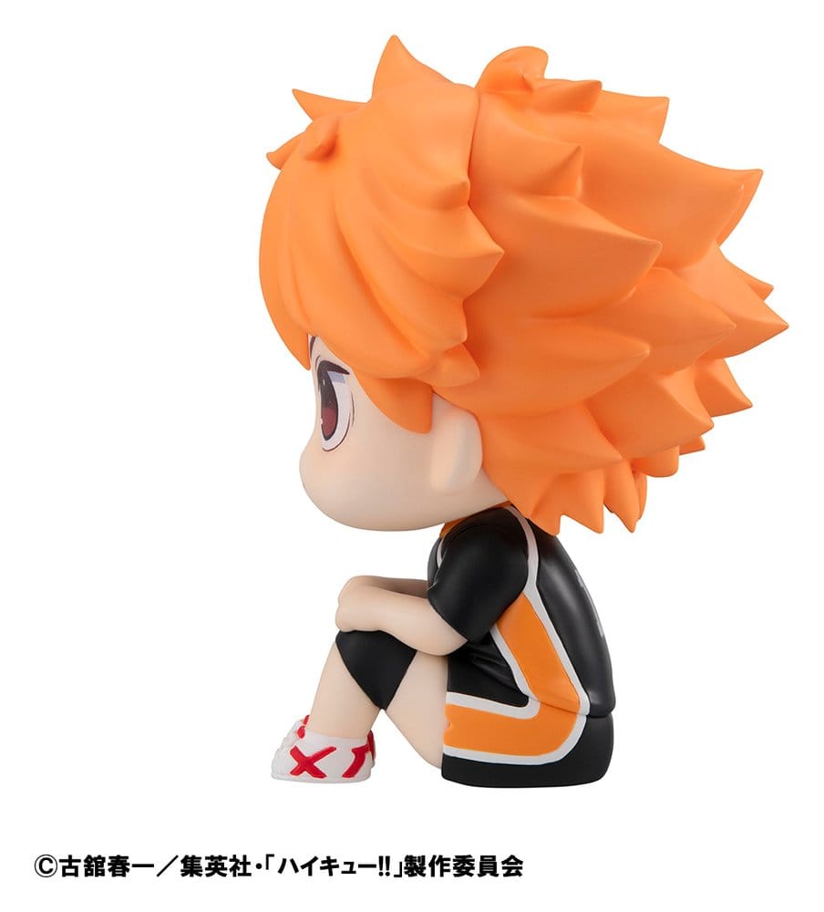 MegaHouse Haikyuu Look Up Chibi-Figur von Shoyo Hinata im schwarzen Trikot mit Nummer 10 und nach oben gerichtetem Blick.