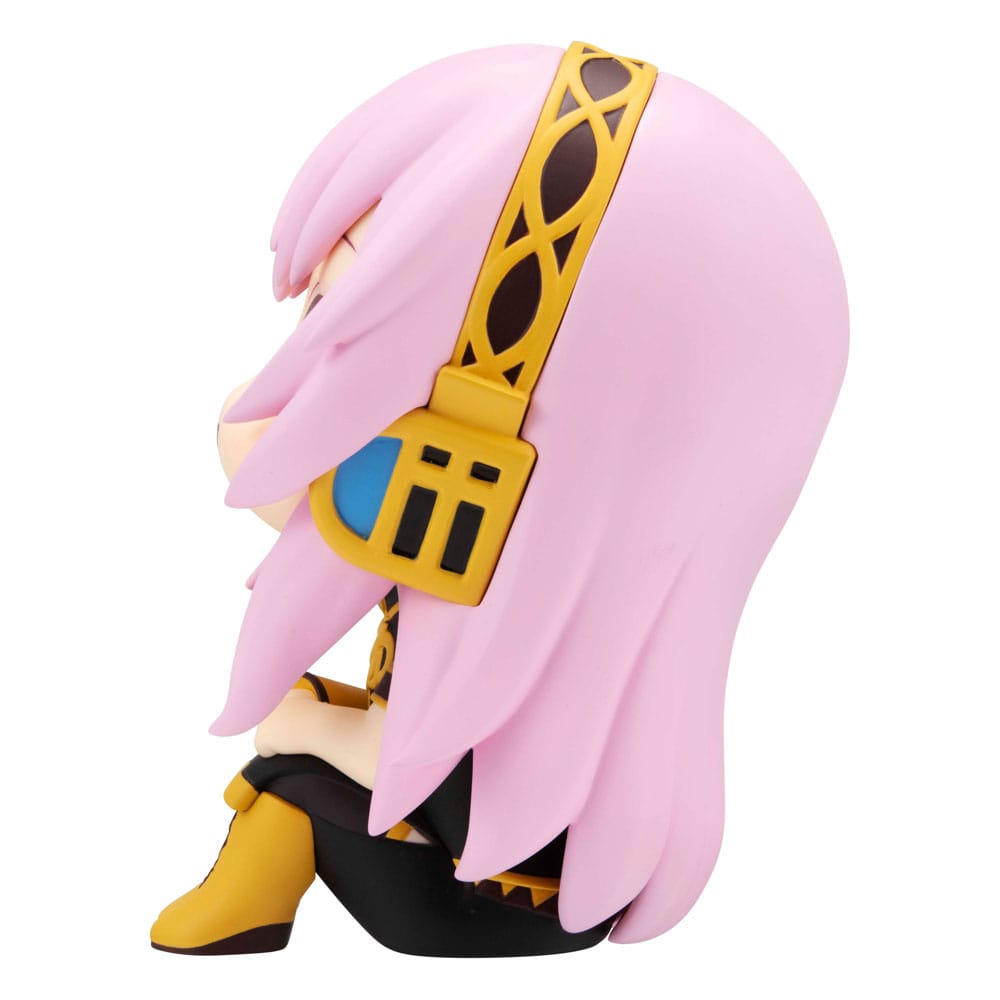 MegaHouse Vocaloid Look Up Chibi-Figur von Megurine Luka mit rosa Haaren und nach oben gerichtetem Blick.