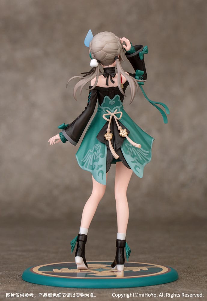 Honkai Star Rail Figur von Qingque im jade-grünen Outfit mit geschlossenen Augen und Schweißtropfen-Effekt auf dekorativer Sockelbasis.