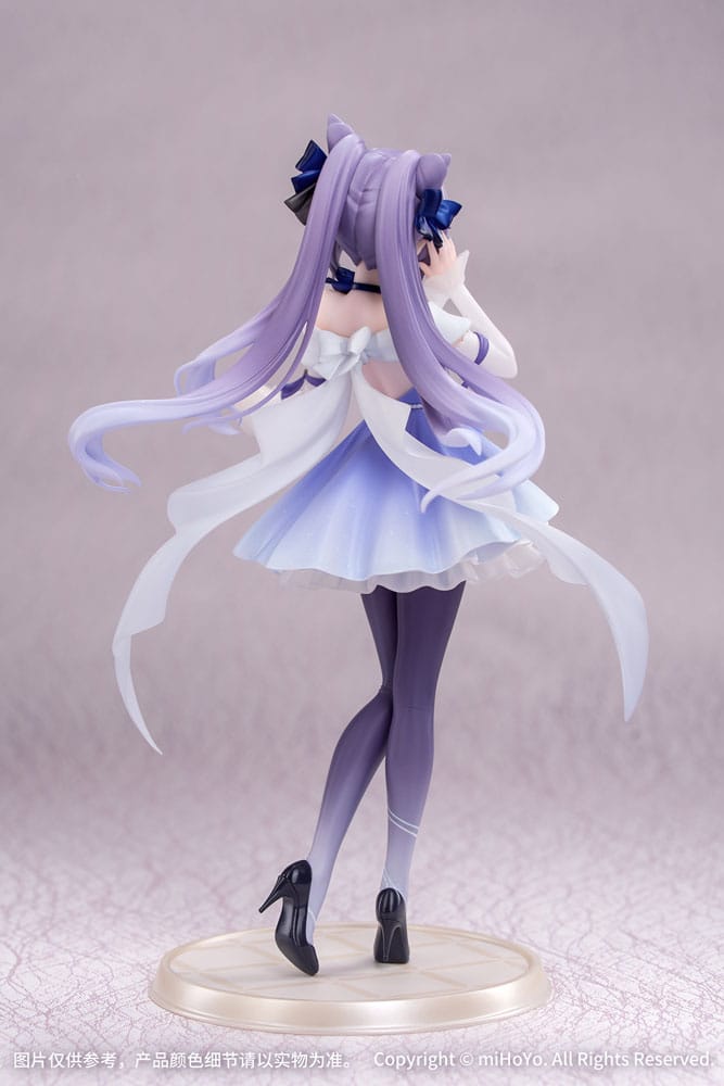 Genshin Impact Figur von Keqing im violett-weißen Opulent Splendor Abendkleid auf runder Standbasis.