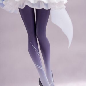 Genshin Impact Figur von Keqing im violett-weißen Opulent Splendor Abendkleid auf runder Standbasis.