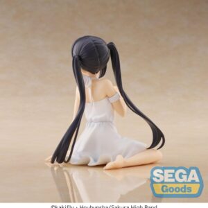 SEGA K-ON! Figur von Azusa Nakano im weißen Kleid mit Twintails in sitzender Pose.