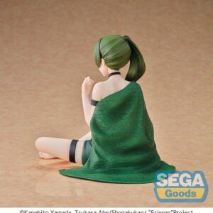 SEGA Frieren Loungewear Figur von Übel mit grünen Haaren in sitzender Pose im Freizeit-Outfit.