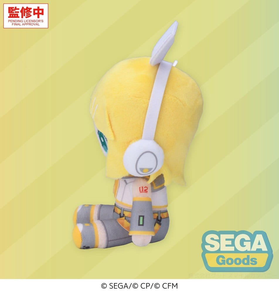 SEGA Vocaloid Mysekai Plüschfigur von Kagamine Rin mit gelben Haaren, weißer Schleife und grau-gelbem Outfit in sitzender Chibi-Pose.