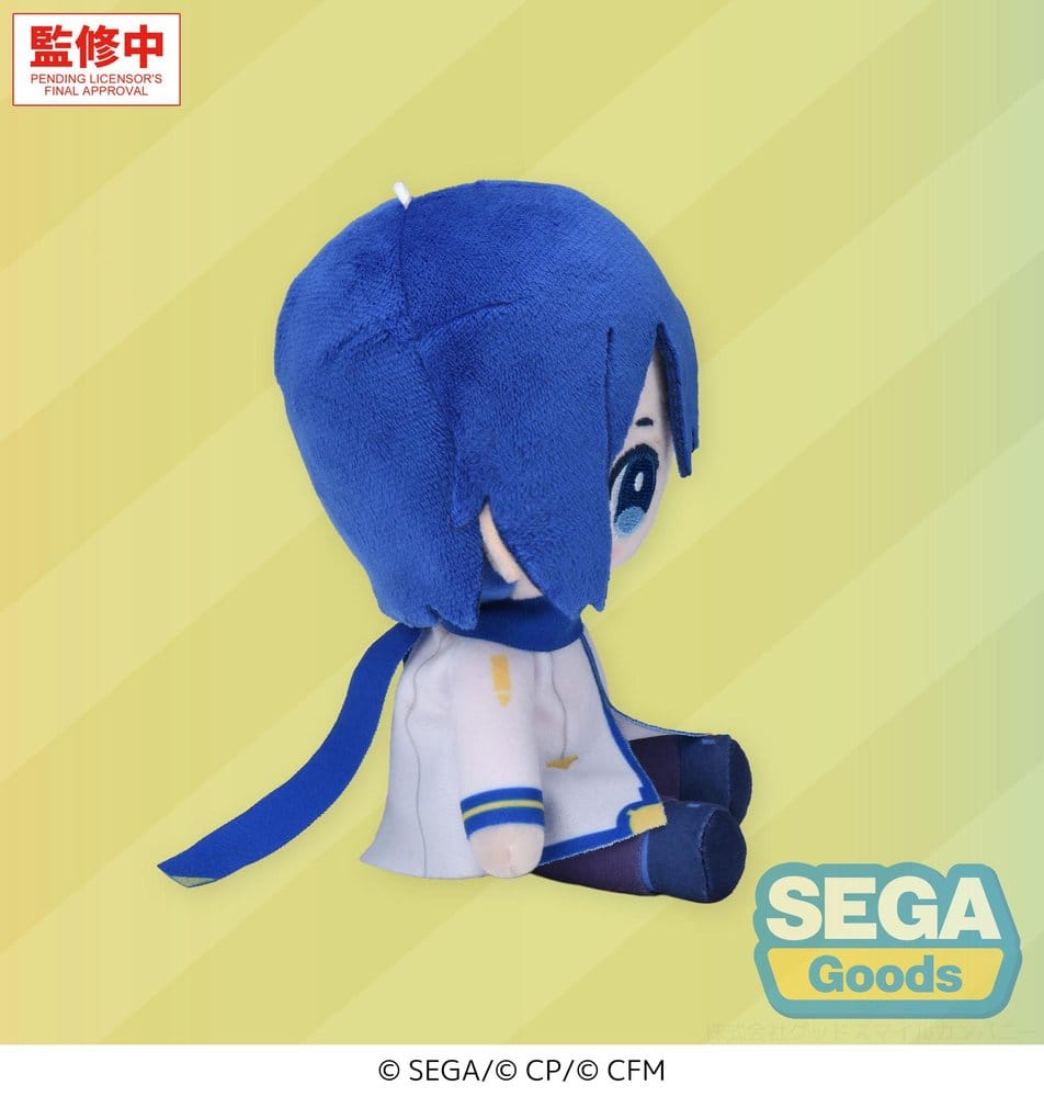 SEGA Vocaloid Mysekai Plüschfigur von Kaito mit blauen Haaren, blauem Schal und weiß-blauem Outfit in sitzender Chibi-Pose.