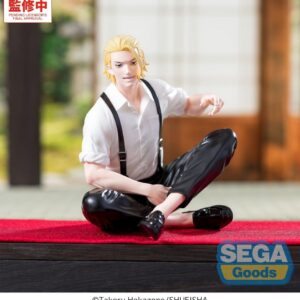 SEGA Kagurabachi Figur von Shiba mit blonden Haaren im weißen Hemd und Hosenträgern in sitzender Pose.